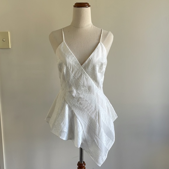 KEEPSAKE the Label Tops - 🤍BNWT✨ KEEPSAKE asymmetrical WHITE strap top